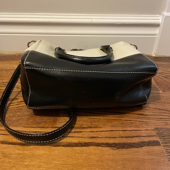 Kate Spade off white and black crossbody purse - Picture 4 of 9